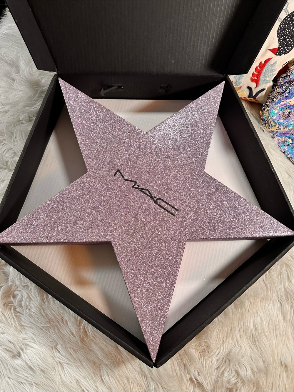 MAC • Stars For Days 2019 Limited Edition Advent Calendar Lavender Glitter Box - Picture 4 of 17